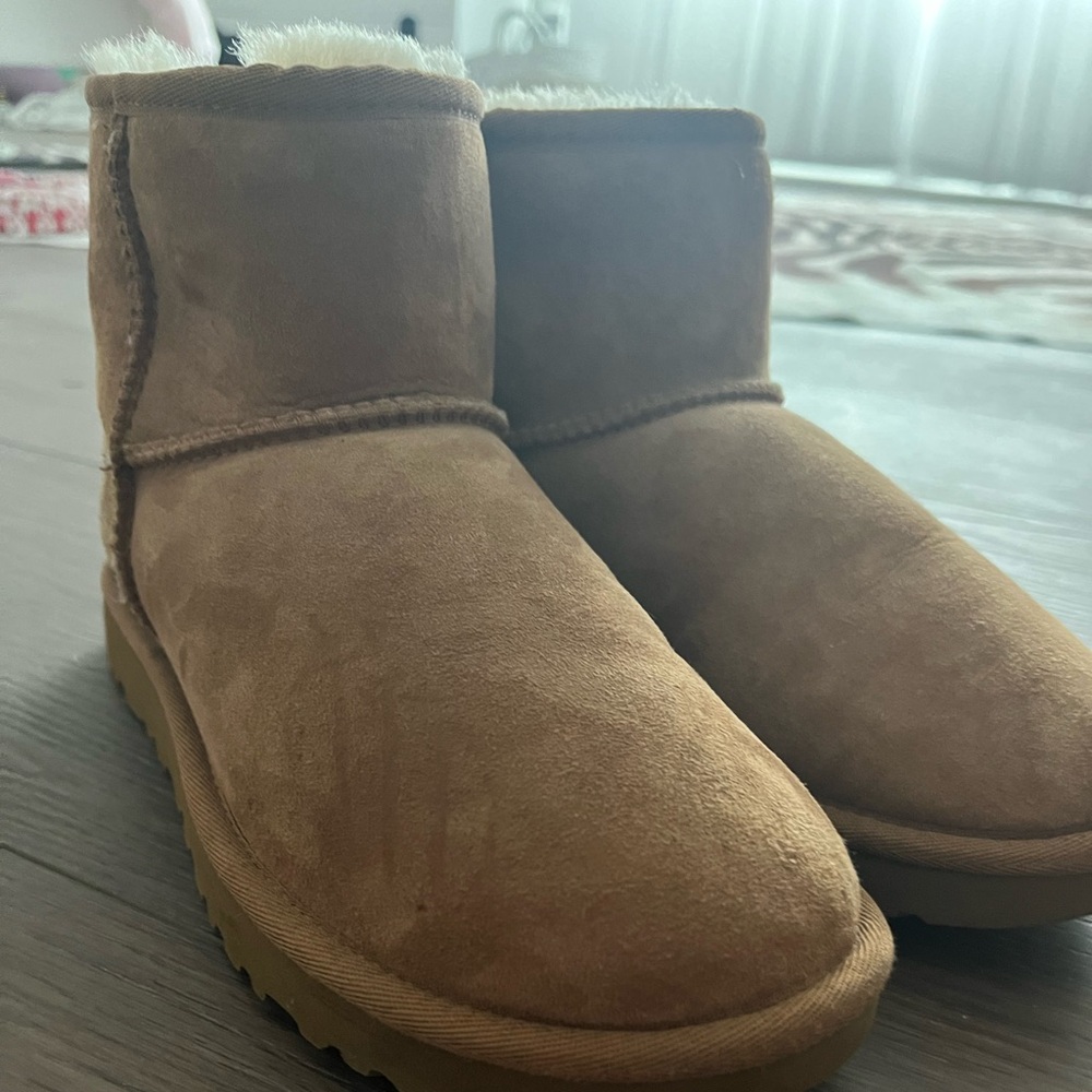 UGG Women Classic Mini